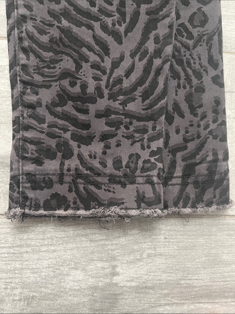 Wit & Wisdom Charcoal Animal-Print Skinny Jeans - Picture 4 of 4